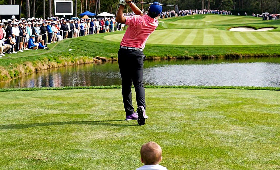 OWGR, LIV Golf và PGA Tour: Cuộc chiến dòng tiền phía sau bảng xếp hạng