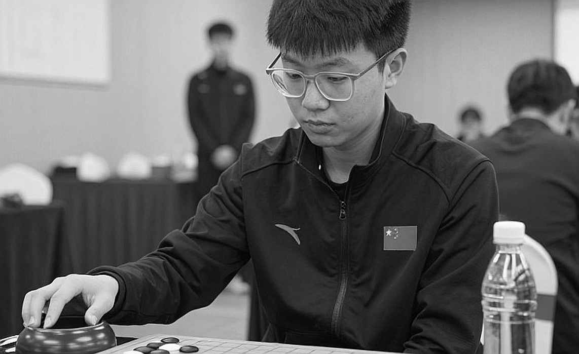 Divya Deshmukh và Vaishali sau tấm vàng Olympiad Budapest: lời khen của huấn luyện viên và khoảng trống dữ liệu