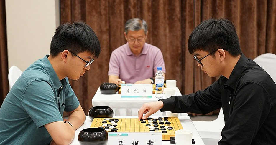 Hai điểm tuyệt đối ở Giải vô địch cờ vua Hoa Kỳ và một mẩu tin bị ghép nhầm nguồn