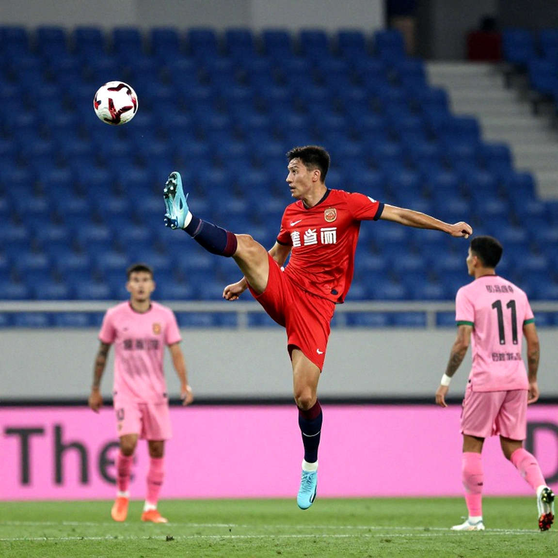 Vietnam Down to Three Strikers: Reading the Thailand Defeat Before the Third-Place Match Vietnam Down to Three Strikers: Reading the Thailand Defeat Before the Third-Place Match