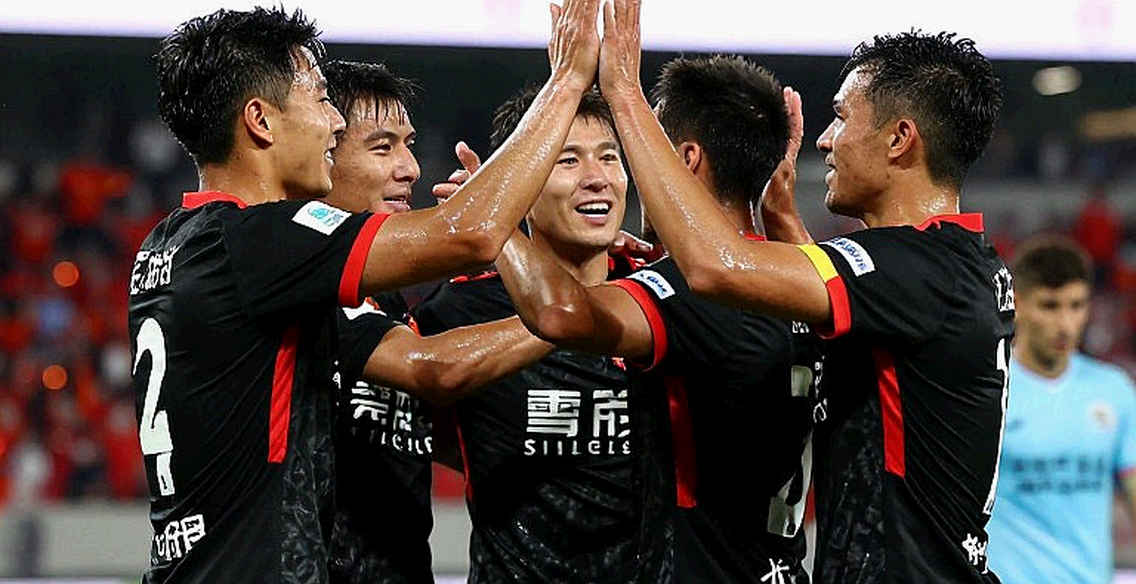 Nguyễn Xuân Son và vết nứt của một nền bóng đá: Khi hợp đồng lao động quyết định số phận một ngôi sao