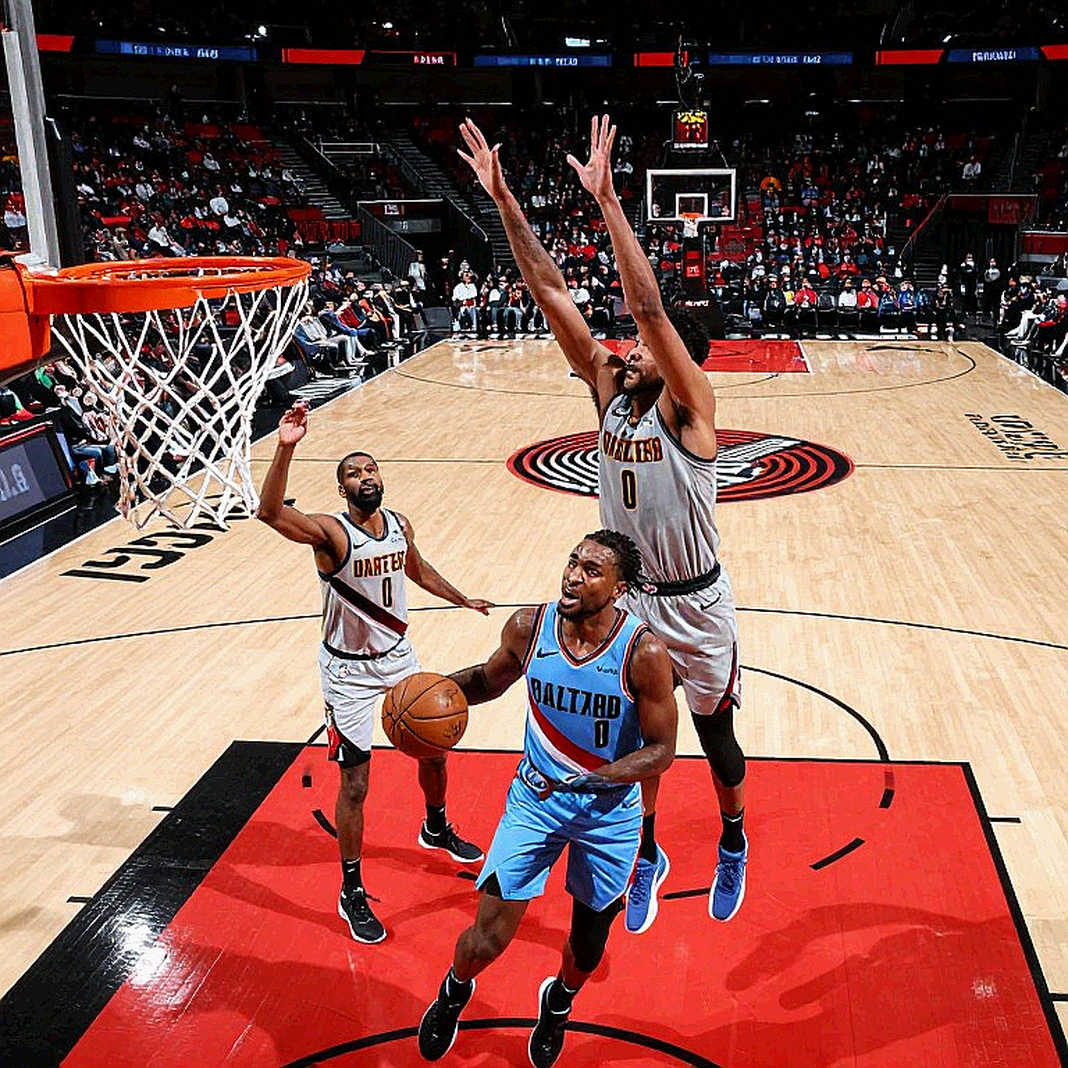 Kỳ chuyển nhượng NBA: khi mẫu 10 trận và một hợp đồng 52 triệu USD định giá cầu thủ