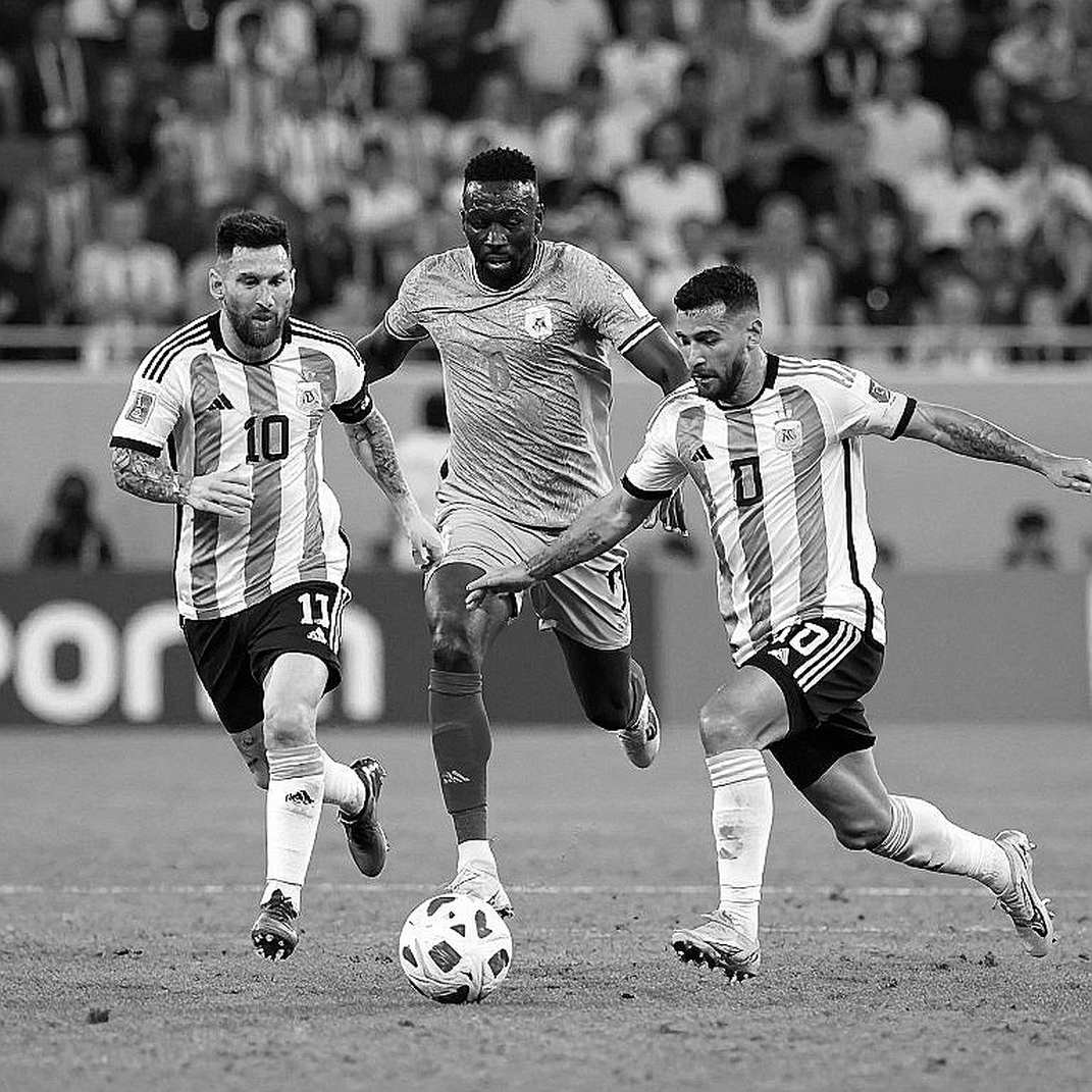 VAR ở V.League và bài toán nhất quán: Khi công lý cần một trọng tài biết im lặng