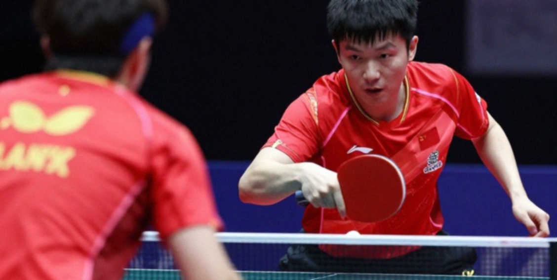 Sương khói phủ sân Cột Cờ trước ngày khai mạc mùa bóng Hà Nội