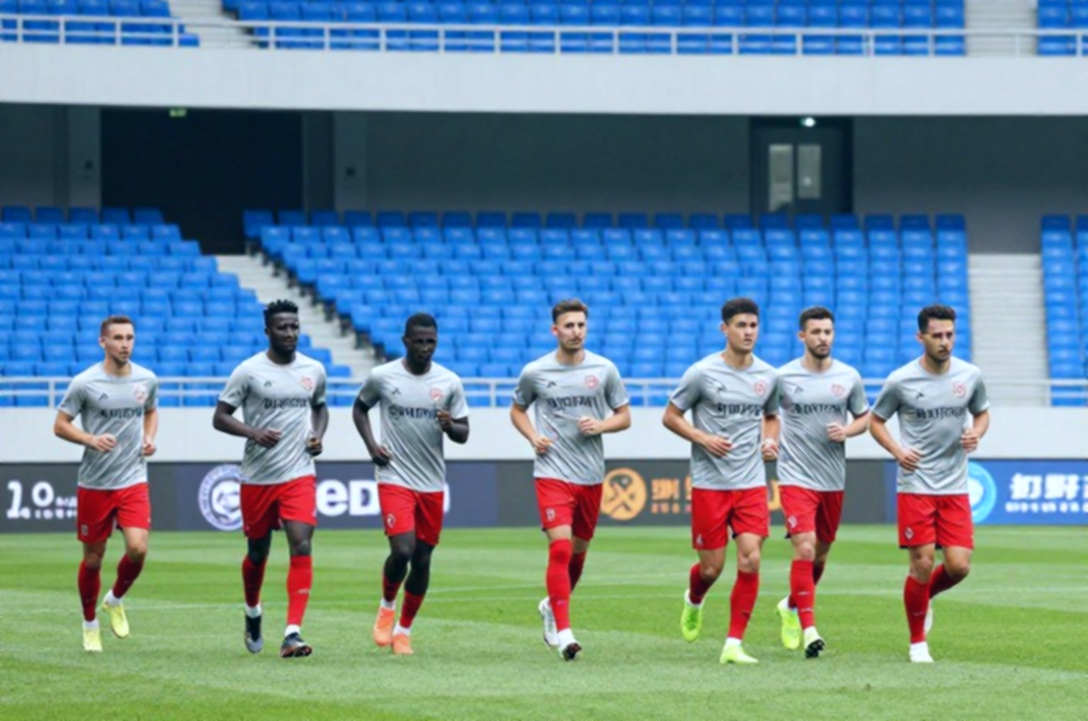 Asian Cup 2027 không hoãn: Kim Sang Sik và bài toán một điểm tựa