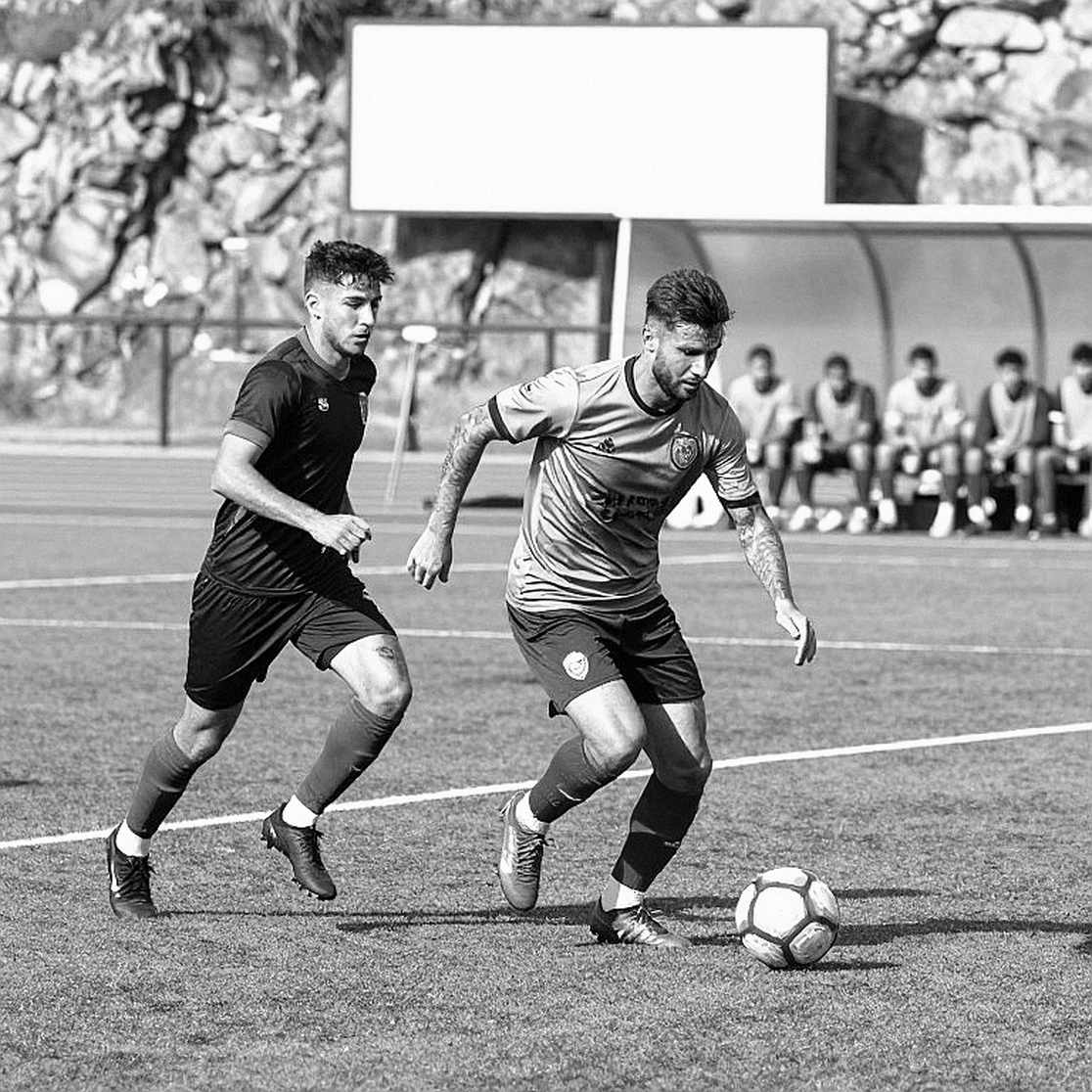 Giữa Sa Mạc Và Ký Ức: Bàn Thắng Đánh Thức Aouar
