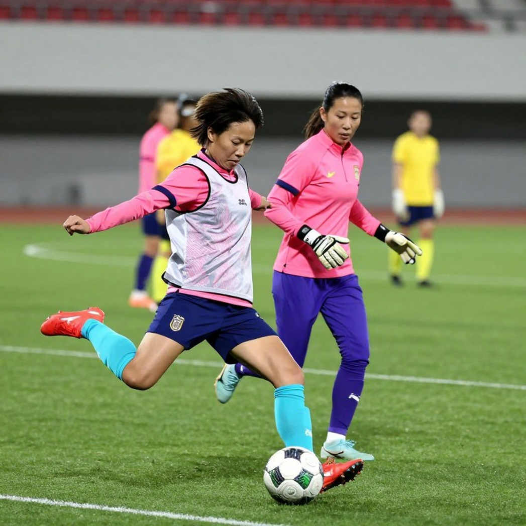Ba phút nhìn màn hình: Điều mà VAR ở V.League vẫn chưa thổi được