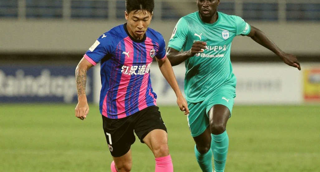 Thái Lan 2-0 Việt Nam: Sarach Yooyen hạ gục Lê Giang Patrik bằng cú sút xa, bài học về nhịp trận đấu Thái Lan 2-0 Việt Nam: Sarach Yooyen hạ gục Lê Giang Patrik bằng cú sút xa, bài học về nhịp trận đấu