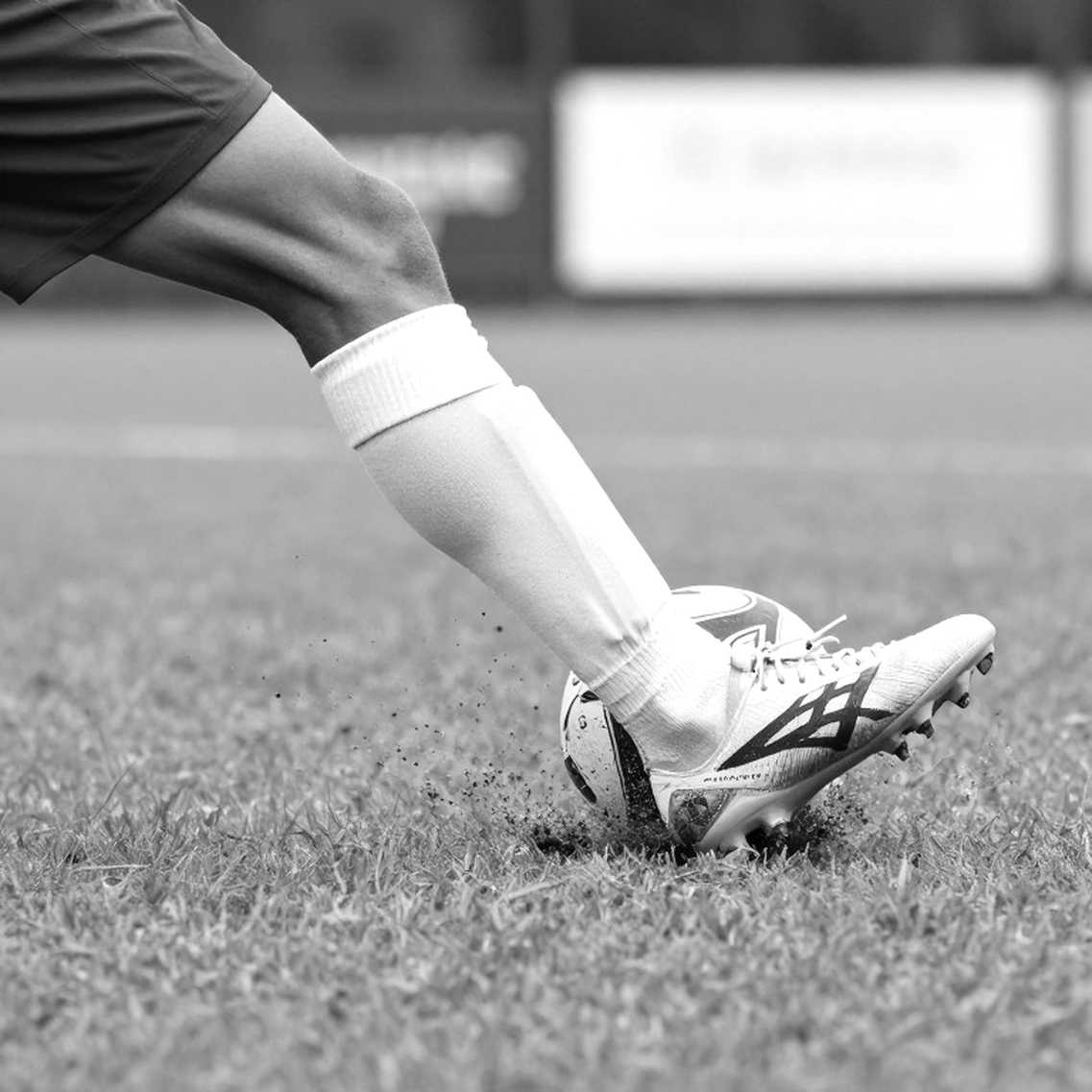 Bên trong kỳ chuyển nhượng V.League: Những bản hợp đồng không có giá và lỗ hổng dữ liệu của bóng đá Việt Nam
