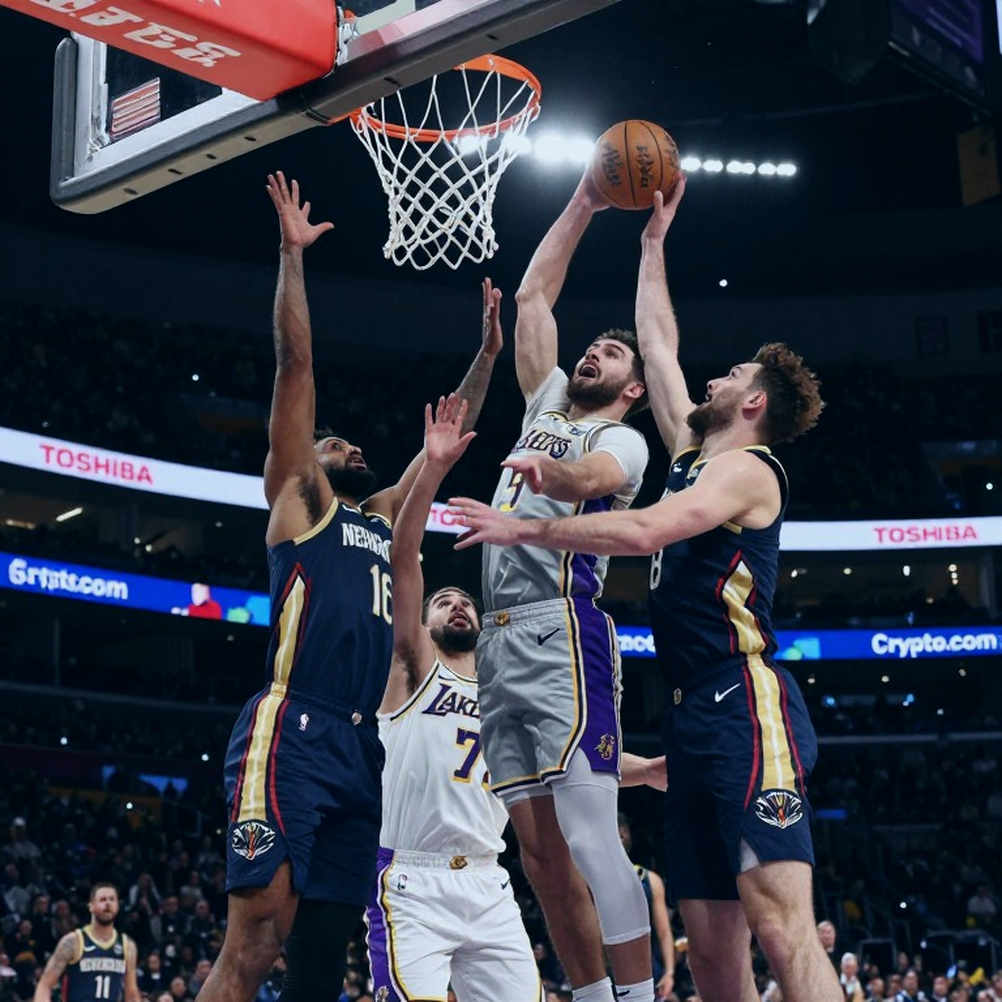 Jasikevičius gọi Dubai là 'đội mạnh nhất EuroLeague': Lời khen thật, hay nước cờ tâm lý trước trận? Jasikevičius gọi Dubai là 'đội mạnh nhất EuroLeague': Lời khen thật, hay nước cờ tâm lý trước trận?