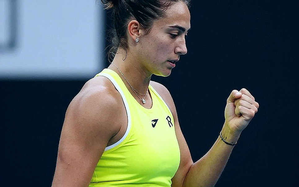 Nhãn Sai: Khi Thuật Toán Gọi Một Bản Tin Thuế Là Tennis